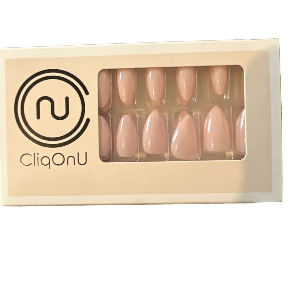 Nude Bella CliqOnU Instant Nails- includes glue and nail file
